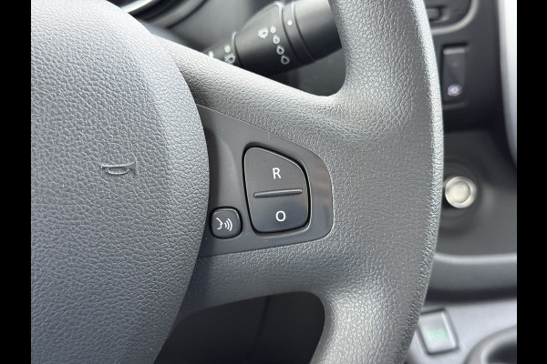 Renault Trafic 2.0dCi 120PK T29 L1H1 Trekhaak Airco Navi Euro 6 Cruise Control Bluetooth Pdc Betonplex Vloer Wandbetimmering Schuifdeur 2.000KG Trekgewicht 1e Eigenaar Origineel Nederlandse Auto