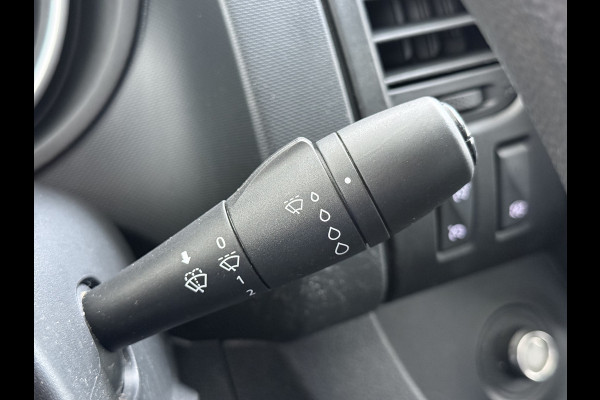 Renault Trafic 2.0dCi 120PK T29 L1H1 Trekhaak Airco Navi Euro 6 Cruise Control Bluetooth Pdc Betonplex Vloer Wandbetimmering Schuifdeur 2.000KG Trekgewicht 1e Eigenaar Origineel Nederlandse Auto