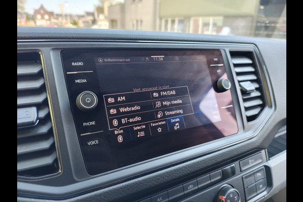 Volkswagen Crafter 35 2.0TDI 141PK Automaat L4H3 2X Schuifdeur Camera Apple Carplay Android Auto Cruise Control Navi Airco Pdc Betonplex Vloer Lat om Lat Betimmering Wandbeplating Euro 6 Origineel Nederlandse Bus