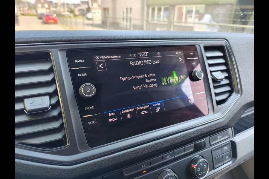 Volkswagen Crafter 35 2.0TDI 141PK Automaat L4H3 2X Schuifdeur Camera Apple Carplay Android Auto Cruise Control Navi Airco Pdc Betonplex Vloer Lat om Lat Betimmering Wandbeplating Euro 6 Origineel Nederlandse Bus