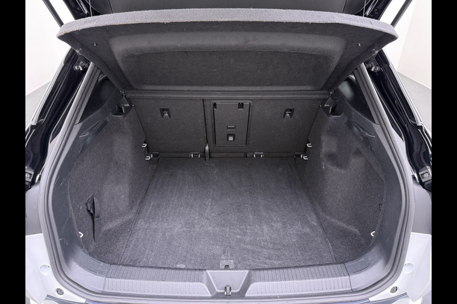 Volkswagen ID.4 1st 82kWh SOH 90% Trekhaak Warmtepomp Adap.Cruise Camera Stuur+Stoelverwarming Navi Ecc Apple Carplay Android Auto Privacy Glas Lmv Led Isofix Voorruitverwarming 1.000KG Trekgewicht