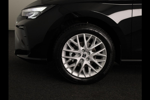 Seat Ibiza Style Plus 1.0 EcoTSI 95 PK | Midnight Black Metallic | Apple Carplay | Park Assist | Cruise Control