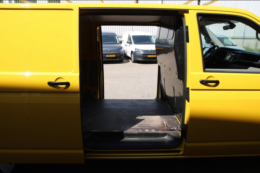 Volkswagen Transporter 2.0 TDI L2H1 App connect / Imperiaal / Camera / Trekhaak / 3 zits