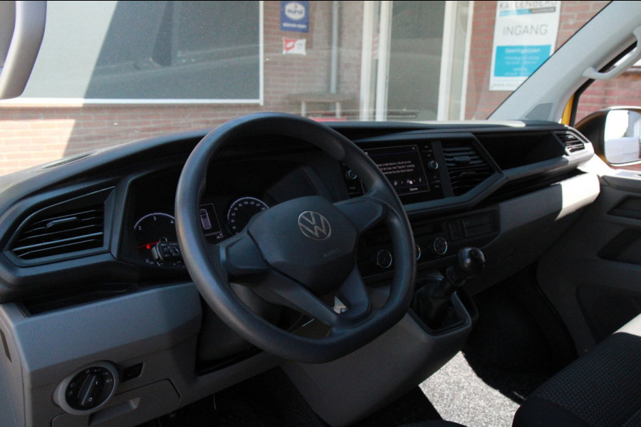 Volkswagen Transporter 2.0 TDI L2H1 App connect / Imperiaal / Camera / Trekhaak / 3 zits