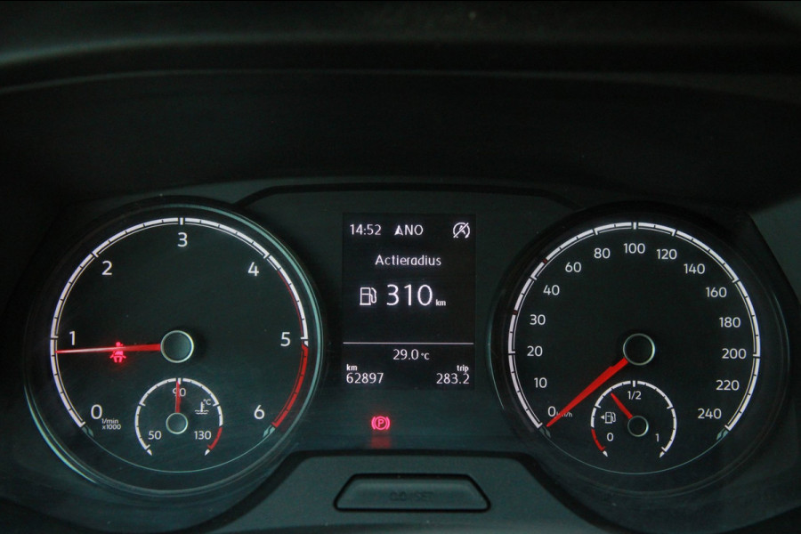 Volkswagen Transporter 2.0 TDI L2H1 App connect / Imperiaal / Camera / Trekhaak / 3 zits