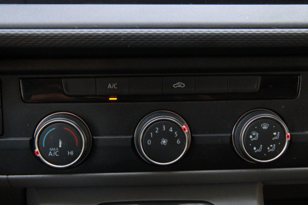 Volkswagen Transporter 2.0 TDI L2H1 App connect / Imperiaal / Camera / Trekhaak / 3 zits
