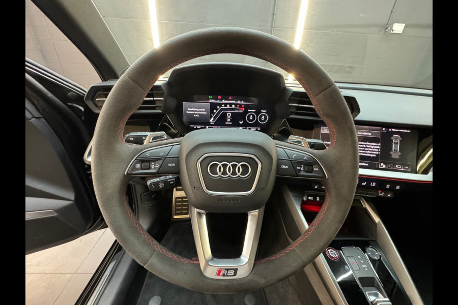 Audi RS3 Limousine 2.5 TFSI Quattro Pano|HuD|Massage|B&O|BTW