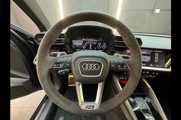 Audi RS3 Limousine 2.5 TFSI Quattro Pano|HuD|Massage|B&O|BTW