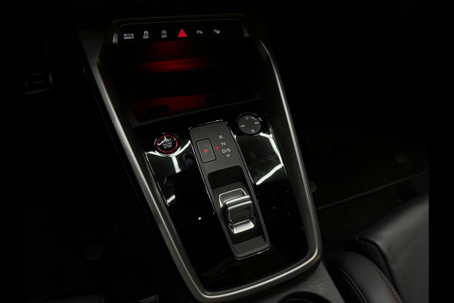 Audi RS3 Limousine 2.5 TFSI Quattro Pano|HuD|Massage|B&O|BTW