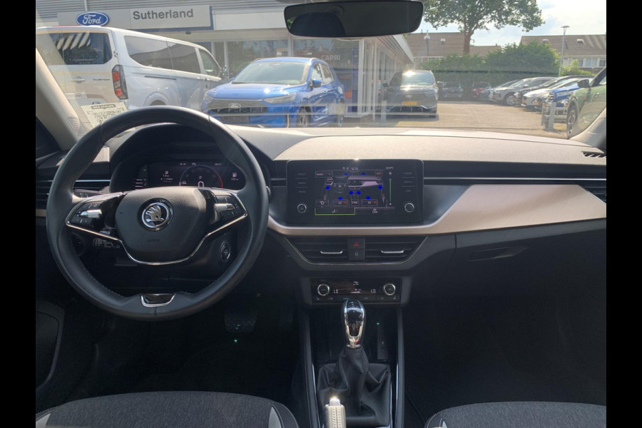 Škoda Kamiq 1.0 TSI Ambition 110pk Automaat | Wegklapbare Trekhaak | Adaptieve Cruise | Stoelverwarming | Achteruitrijcamera