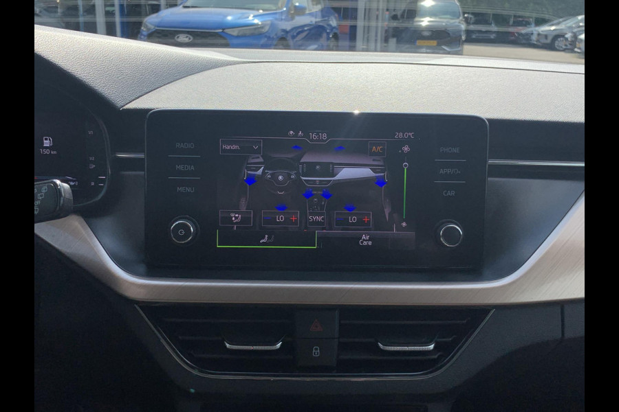 Škoda Kamiq 1.0 TSI Ambition 110pk Automaat | Wegklapbare Trekhaak | Adaptieve Cruise | Stoelverwarming | Achteruitrijcamera