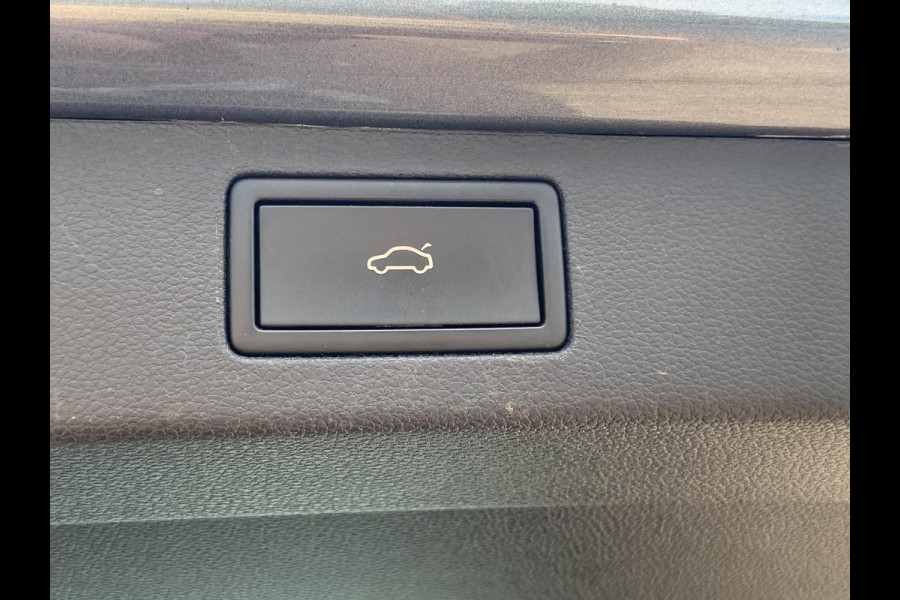 Škoda Kamiq 1.0 TSI Ambition 110pk Automaat | Wegklapbare Trekhaak | Adaptieve Cruise | Stoelverwarming | Achteruitrijcamera