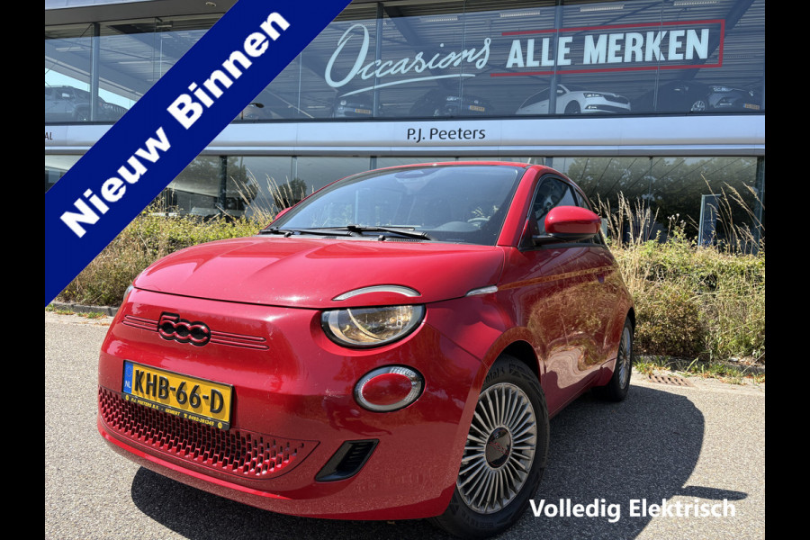 Fiat 500 RED 24 kWh Achteruitrijcamera - Apple carplay - Navigatie - Parkeersensor achter - Draadloze telefoonoplader - Airco - Bluetooth - Cruise control - Keyless start - Radio - Stuur multifunctioneel - Elektrische ramen - Led verlichting - Licht metalen velgen 16 inch
