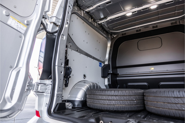 Ford Transit Custom 300 2.0 TDCI L2H1 Limited DC | BPM VRIJ | Dubbel Cabine | Elec schuifdeuren | ACC | Blind Spot | 360 Camera | CarPlay | Navigatie | Stoelverwarming | 5-Zitter | BPM Vrij