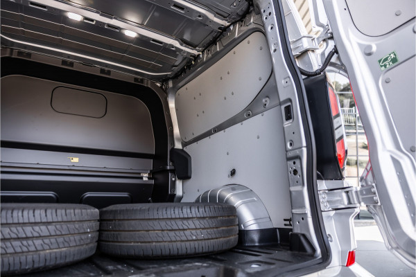 Ford Transit Custom 300 2.0 TDCI L2H1 Limited DC | BPM VRIJ | Dubbel Cabine | Elec schuifdeuren | ACC | Blind Spot | 360 Camera | CarPlay | Navigatie | Stoelverwarming | 5-Zitter | BPM Vrij