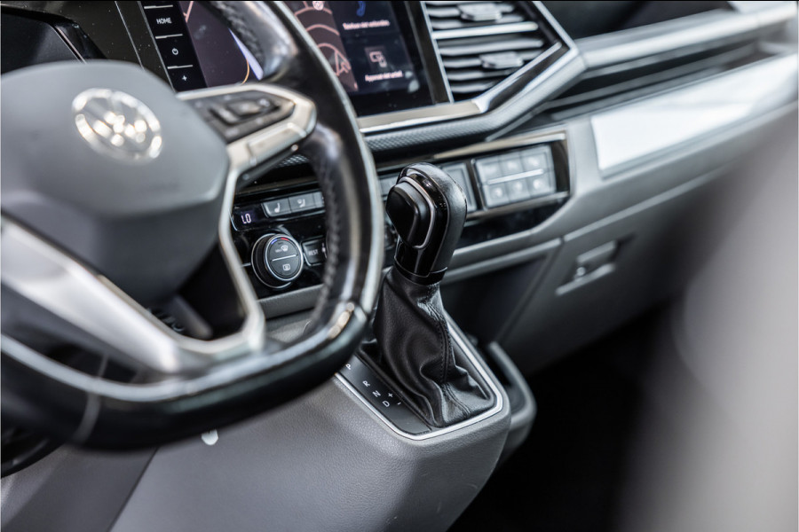 Volkswagen Transporter 2.0 TDI L2H1 DC Caravelle | LeightonVans Bodykit | ACC | Bi-Xenon | Elek deuren | Lederen bekleding | Camera | CarPlay | Navigatie | Trekhaak | Nieuwe APK