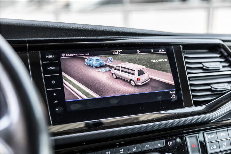 Volkswagen Transporter 2.0 TDI L2H1 DC Caravelle | LeightonVans Bodykit | ACC | Bi-Xenon | Elek deuren | Lederen bekleding | Camera | CarPlay | Navigatie | Trekhaak | Nieuwe APK