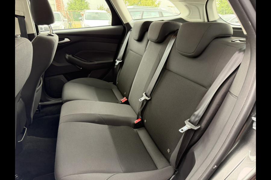 Ford FOCUS Wagon BWJ 2018 | 1.0T 101 PK Lease Edition | STOEL&STUUR VERW | NAVI | PARK PILOT | PDC 2X | CARPLAY | CRUISE | AIRCO |