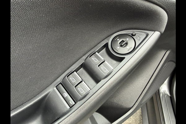Ford FOCUS Wagon BWJ 2018 | 1.0T 101 PK Lease Edition | STOEL&STUUR VERW | NAVI | PARK PILOT | PDC 2X | CARPLAY | CRUISE | AIRCO |