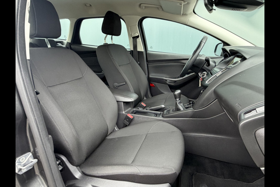 Ford FOCUS Wagon BWJ 2018 | 1.0T 101 PK Lease Edition | STOEL&STUUR VERW | NAVI | PARK PILOT | PDC 2X | CARPLAY | CRUISE | AIRCO |