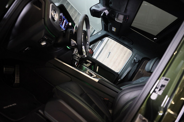Mercedes-Benz G-Klasse 63 Manufaktur / Olijf Groen / Carbon / Massage / Memory / 360 Camera / Lane Assist / BURMESTER / Open Dak