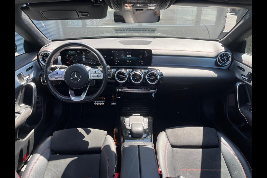 Mercedes-Benz CLA-Klasse Shooting Brake 200 Business Solution AMG panoramadak vol vol