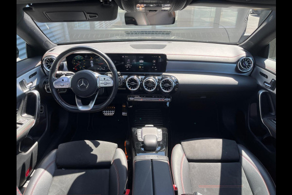 Mercedes-Benz CLA-Klasse Shooting Brake 200 Business Solution AMG panoramadak vol vol