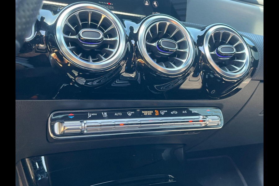 Mercedes-Benz CLA-Klasse Shooting Brake 200 Business Solution AMG panoramadak vol vol