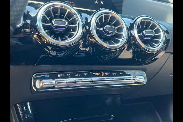 Mercedes-Benz CLA-Klasse Shooting Brake 200 Business Solution AMG panoramadak vol vol