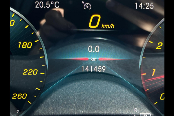 Mercedes-Benz CLA-Klasse Shooting Brake 200 Business Solution AMG panoramadak vol vol
