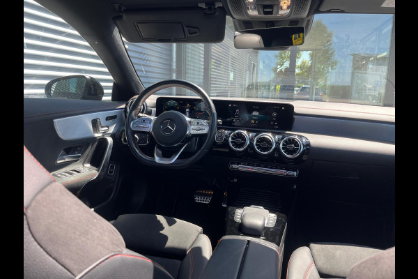 Mercedes-Benz CLA-Klasse Shooting Brake 200 Business Solution AMG panoramadak vol vol