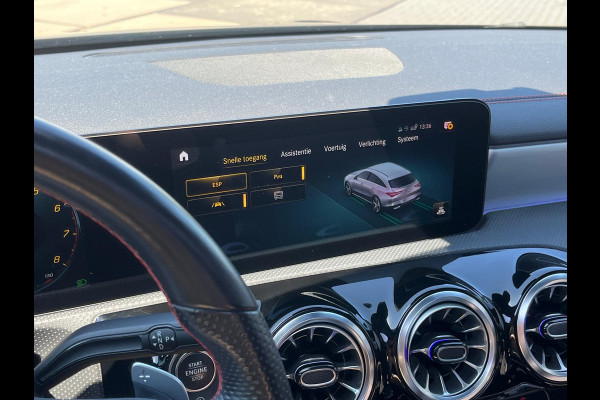 Mercedes-Benz CLA-Klasse Shooting Brake 200 Business Solution AMG panoramadak vol vol