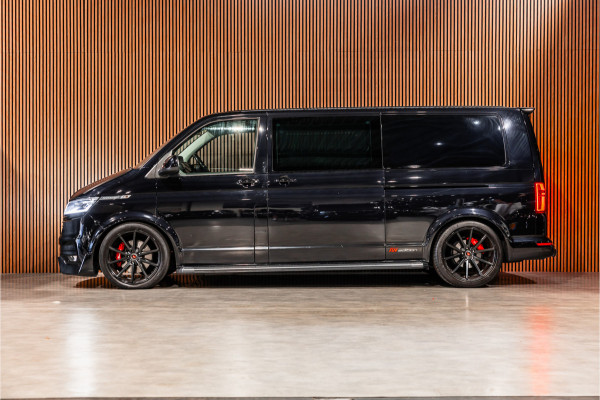 Volkswagen Transporter 2.0 TDI L2H1 DC Caravelle | LeightonVans Bodykit | ACC | Bi-Xenon | Elek deuren | Lederen bekleding | Camera | CarPlay | Navigatie | Trekhaak | Nieuwe APK