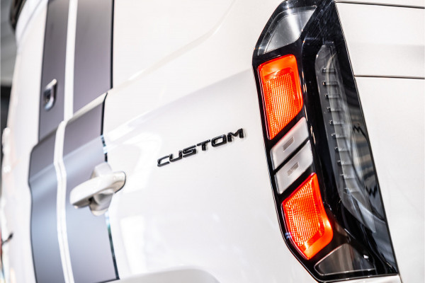 Ford Transit Custom 300 2.0 TDCI L2H1 Limited DC | BPM VRIJ | Dubbel Cabine | Elec schuifdeuren | ACC | Blind Spot | 360 Camera | CarPlay | Navigatie | Stoelverwarming | 5-Zitter | BPM Vrij