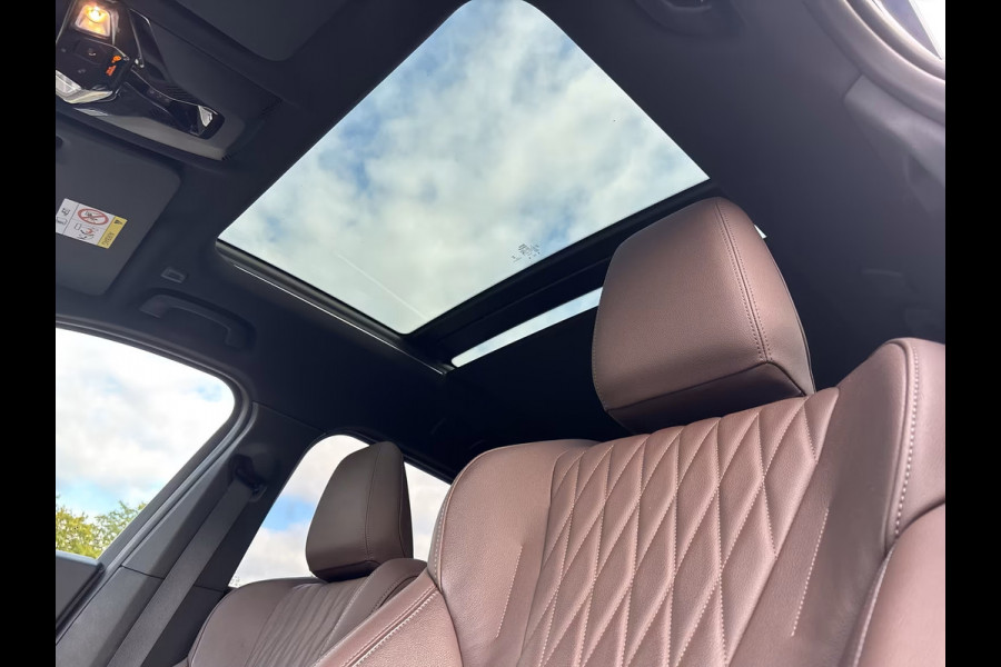 BMW X1 xDrive30e xLine ** LED, LEDER, HuD, PANORAMA, H&K SOUND, DR. ASS + ** 1e EIG - UNFALLFREI - BMW ONDERH. ** ** INFORMEER OOK NAAR ONZE AANTREKKELIJKE FINANCIAL-LEASE TARIEVEN **
