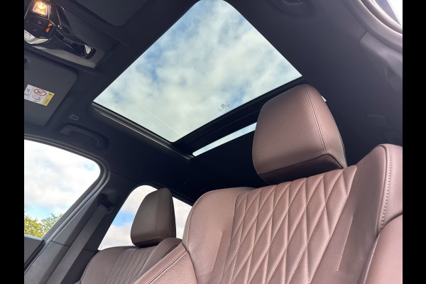 BMW X1 xDrive30e xLine ** LED, LEDER, HuD, PANORAMA, H&K SOUND, DR. ASS + ** 1e EIG - UNFALLFREI - BMW ONDERH. ** ** INFORMEER OOK NAAR ONZE AANTREKKELIJKE FINANCIAL-LEASE TARIEVEN **