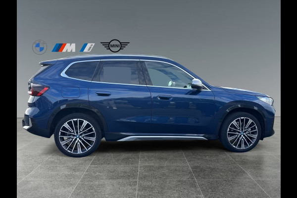 BMW X1 xDrive30e xLine ** LED, LEDER, HuD, PANORAMA, H&K SOUND, DR. ASS + ** 1e EIG - UNFALLFREI - BMW ONDERH. ** ** INFORMEER OOK NAAR ONZE AANTREKKELIJKE FINANCIAL-LEASE TARIEVEN **