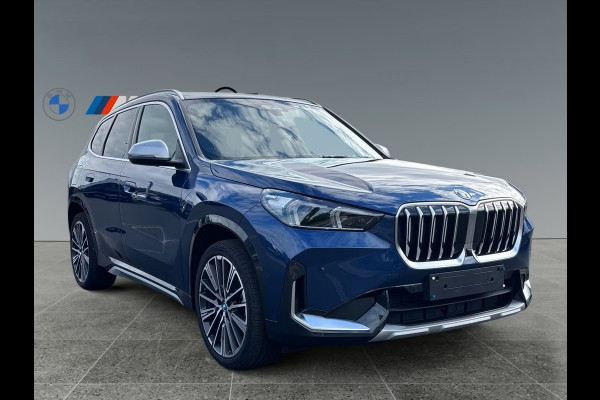 BMW X1 xDrive30e xLine ** LED, LEDER, HuD, PANORAMA, H&K SOUND, DR. ASS + ** 1e EIG - UNFALLFREI - BMW ONDERH. ** ** INFORMEER OOK NAAR ONZE AANTREKKELIJKE FINANCIAL-LEASE TARIEVEN **