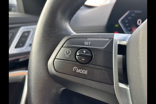 BMW X1 xDrive30e xLine ** LED, LEDER, HuD, PANORAMA, H&K SOUND, DR. ASS + ** 1e EIG - UNFALLFREI - BMW ONDERH. ** ** INFORMEER OOK NAAR ONZE AANTREKKELIJKE FINANCIAL-LEASE TARIEVEN **