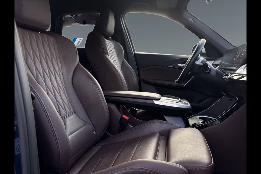 BMW X1 xDrive30e xLine ** LED, LEDER, HuD, PANORAMA, H&K SOUND, DR. ASS + ** 1e EIG - UNFALLFREI - BMW ONDERH. ** ** INFORMEER OOK NAAR ONZE AANTREKKELIJKE FINANCIAL-LEASE TARIEVEN **