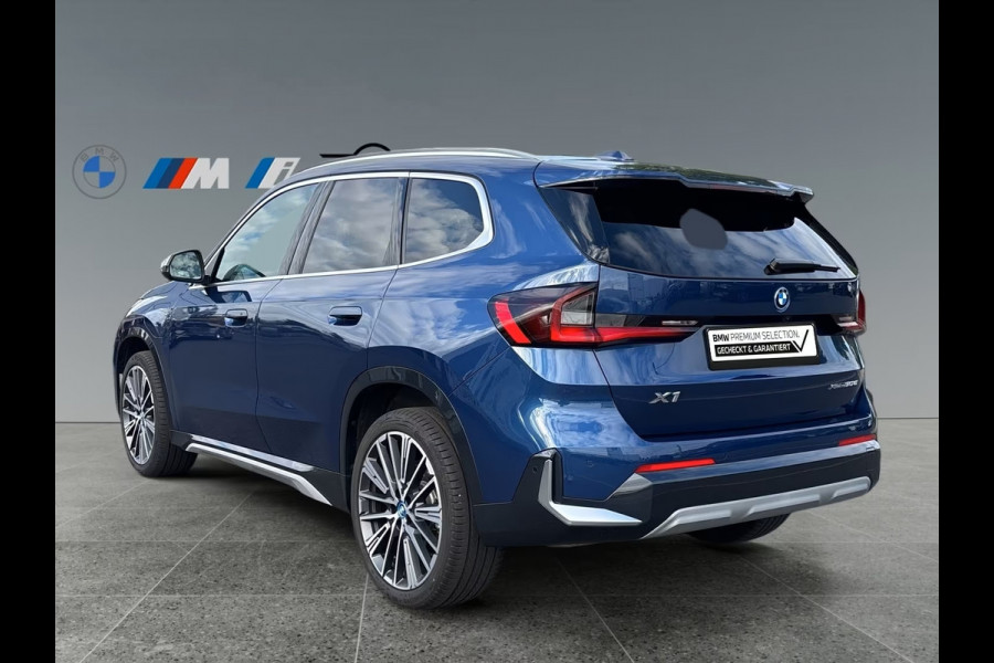 BMW X1 xDrive30e xLine ** LED, LEDER, HuD, PANORAMA, H&K SOUND, DR. ASS + ** 1e EIG - UNFALLFREI - BMW ONDERH. ** ** INFORMEER OOK NAAR ONZE AANTREKKELIJKE FINANCIAL-LEASE TARIEVEN **