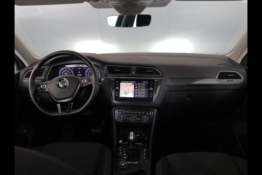 Volkswagen Tiguan 1.4 TSI 4Motion Highline 150pk AUT| Pano.dak | 19'LM-velgen| Navi | verwarmde voorruit| Alarm