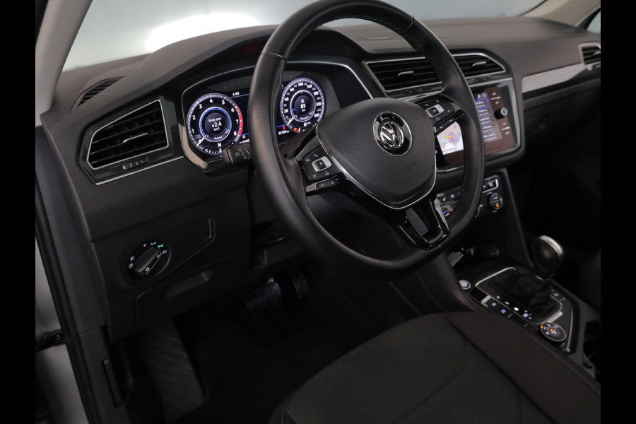 Volkswagen Tiguan 1.4 TSI 4Motion Highline 150pk AUT| Pano.dak | 19'LM-velgen| Navi | verwarmde voorruit| Alarm