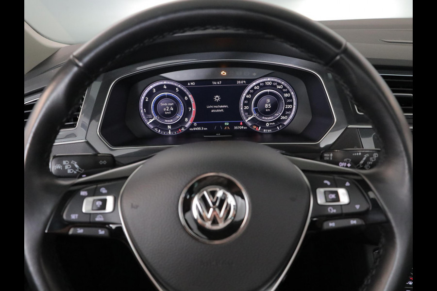 Volkswagen Tiguan 1.4 TSI 4Motion Highline 150pk AUT| Pano.dak | 19'LM-velgen| Navi | verwarmde voorruit| Alarm