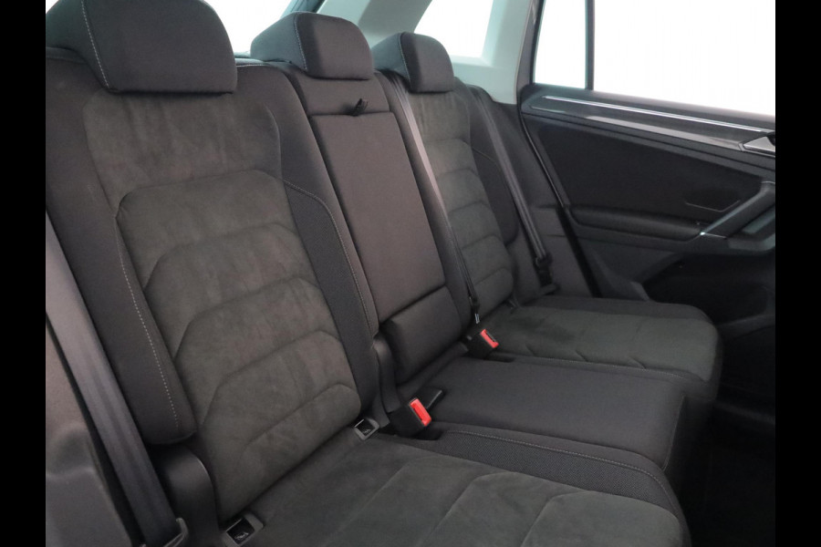 Volkswagen Tiguan 1.4 TSI 4Motion Highline 150pk AUT| Pano.dak | 19'LM-velgen| Navi | verwarmde voorruit| Alarm