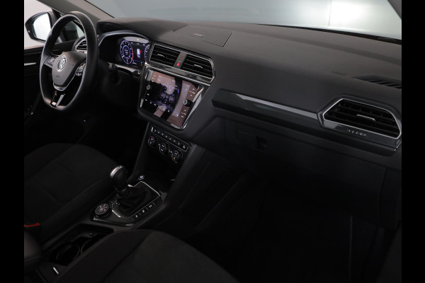 Volkswagen Tiguan 1.4 TSI 4Motion Highline 150pk AUT| Pano.dak | 19'LM-velgen| Navi | verwarmde voorruit| Alarm