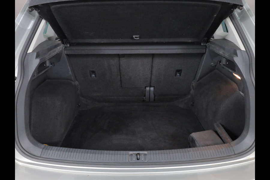 Volkswagen Tiguan 1.4 TSI 4Motion Highline 150pk AUT| Pano.dak | 19'LM-velgen| Navi | verwarmde voorruit| Alarm