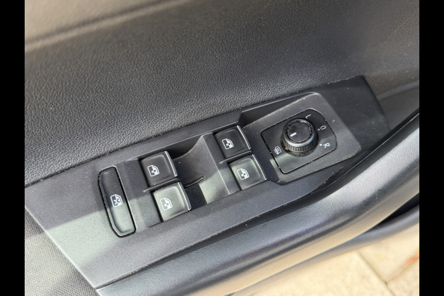 Volkswagen Polo BWJ 2019 | 1.6 TDI 96PK Comfortline | AIRCO | CRUISE | EL. PAKKET | LICHTMETAAL | BLUE TOOTH | DONKER GLAS |