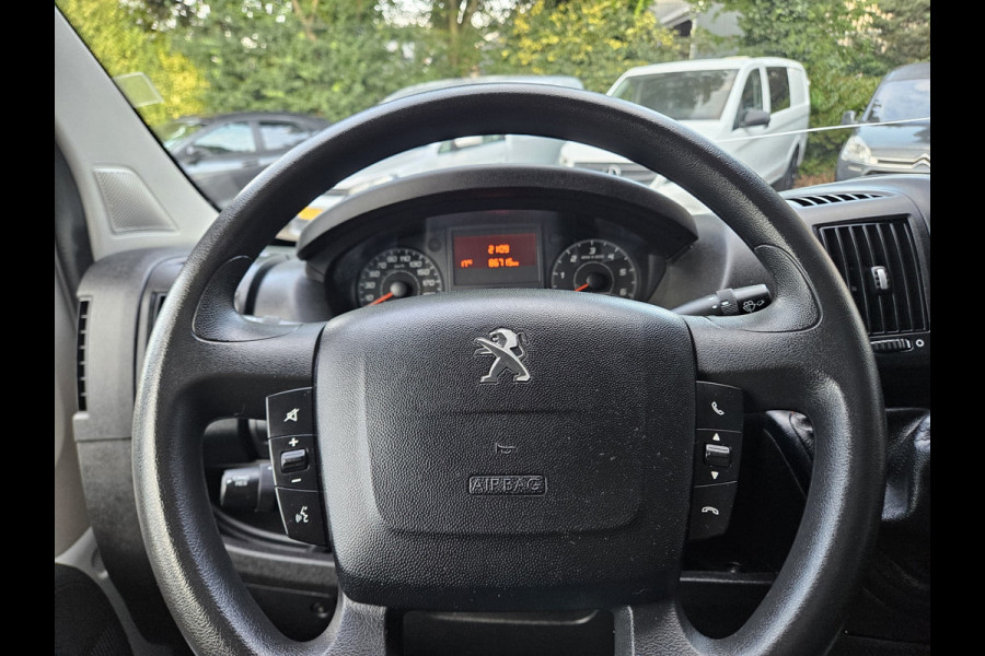 Peugeot Boxer 330 2.2 BlueHDi 140 L2H2 Premium Trekhaak! Airco! NAP! Cruise Control! Nette Bus!