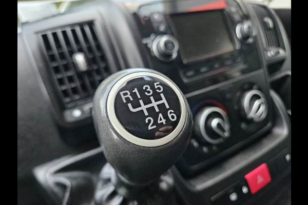 Peugeot Boxer 330 2.2 BlueHDi 140 L2H2 Premium Trekhaak! Airco! NAP! Cruise Control! Nette Bus!